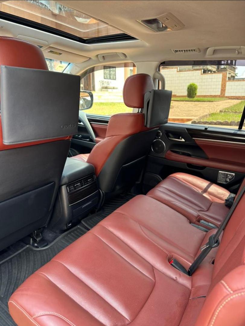LEXUS LX 570 - image 6