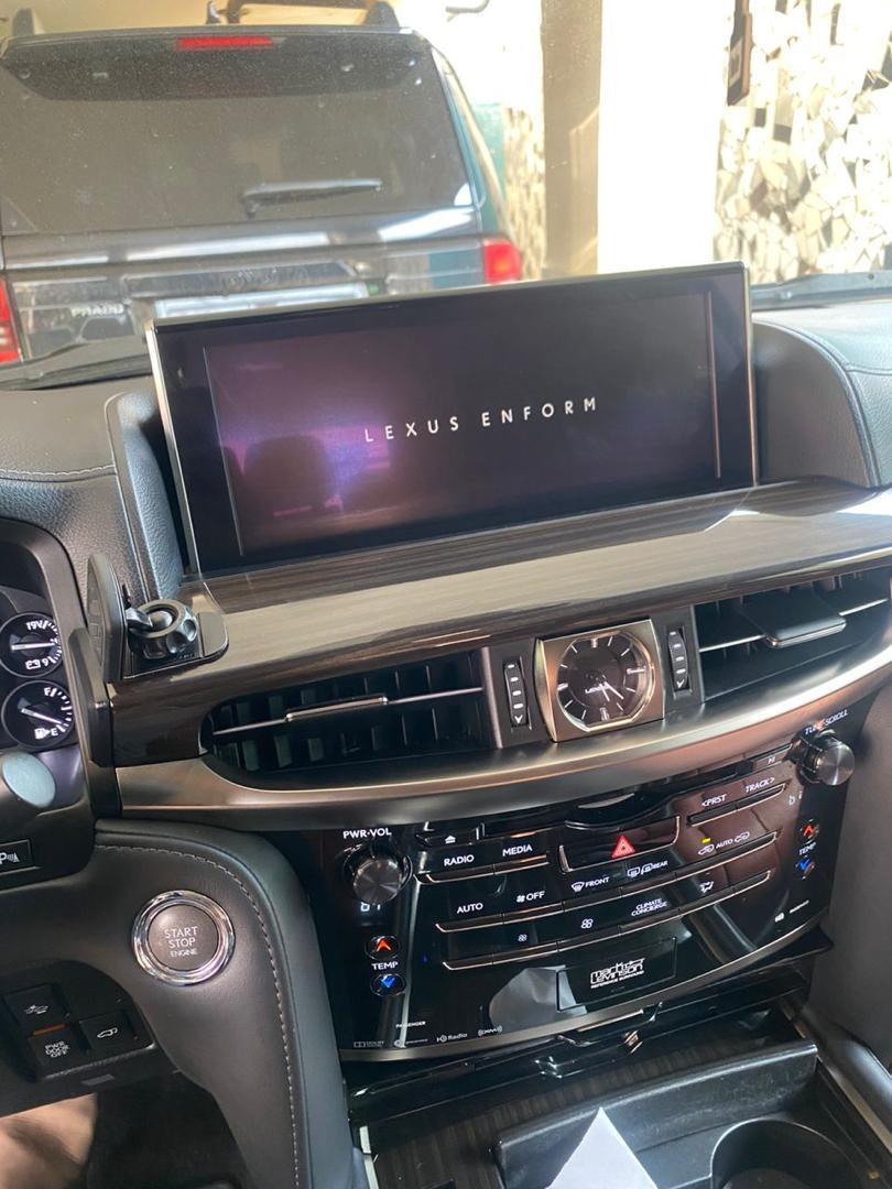 LEXUS LX 570 - image 8