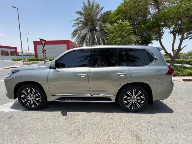 LEXUS LX 570 - image 4