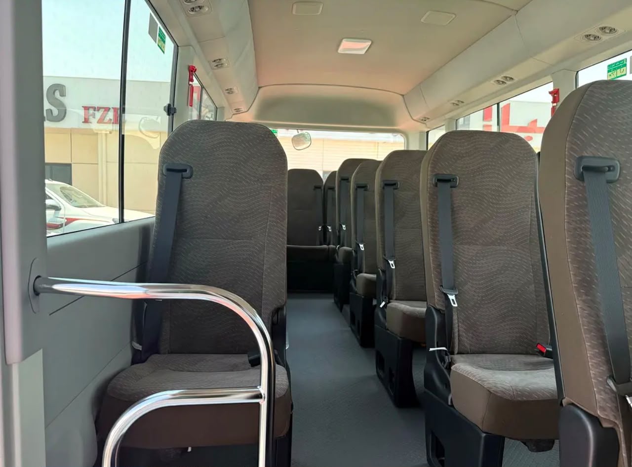 TOYOTA COASTER - image 3