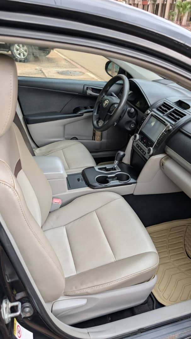 TOYOTA CAMRY - image 3