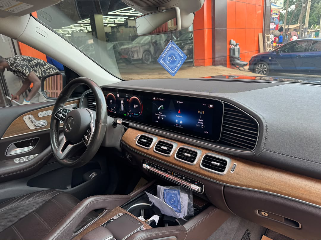 MERCEDES BENZ GLS - image 5