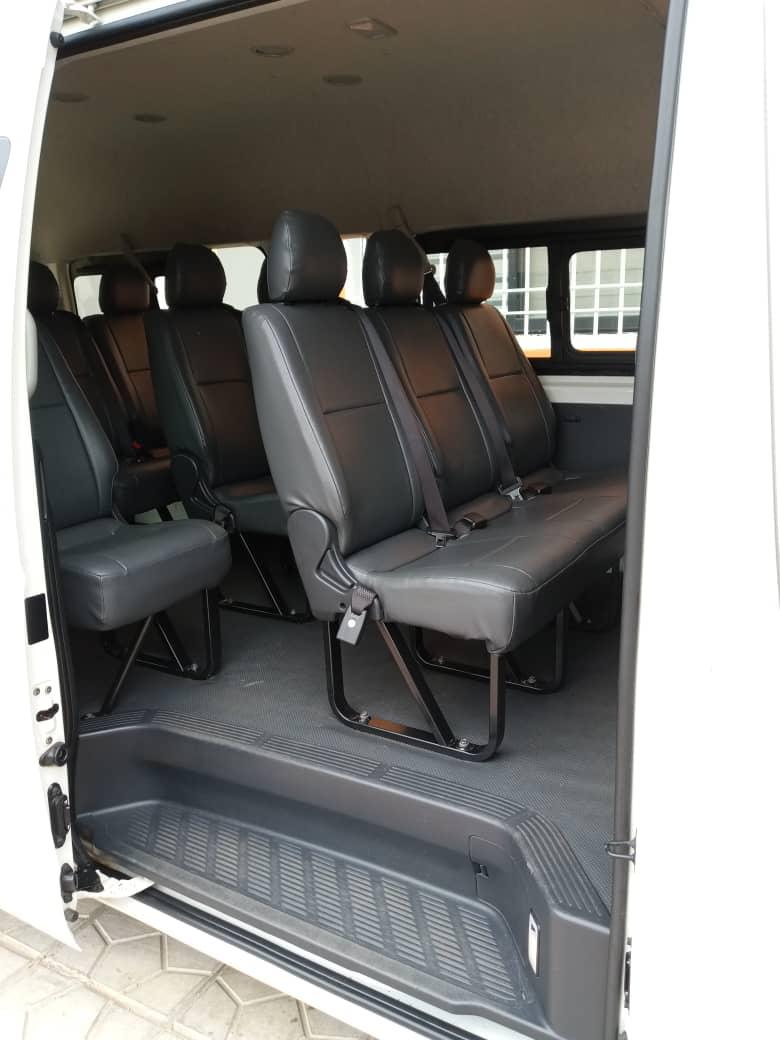 TOYOTA HIACE - image 3