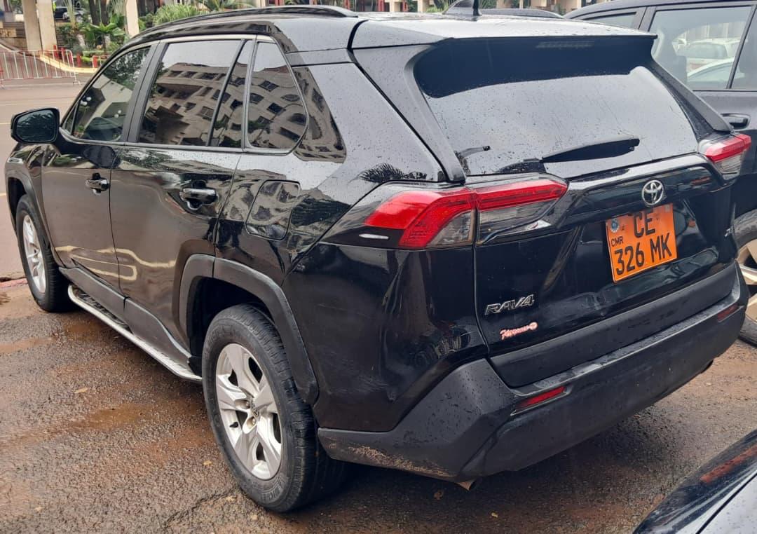 TOYOTA RAV4 - image 4
