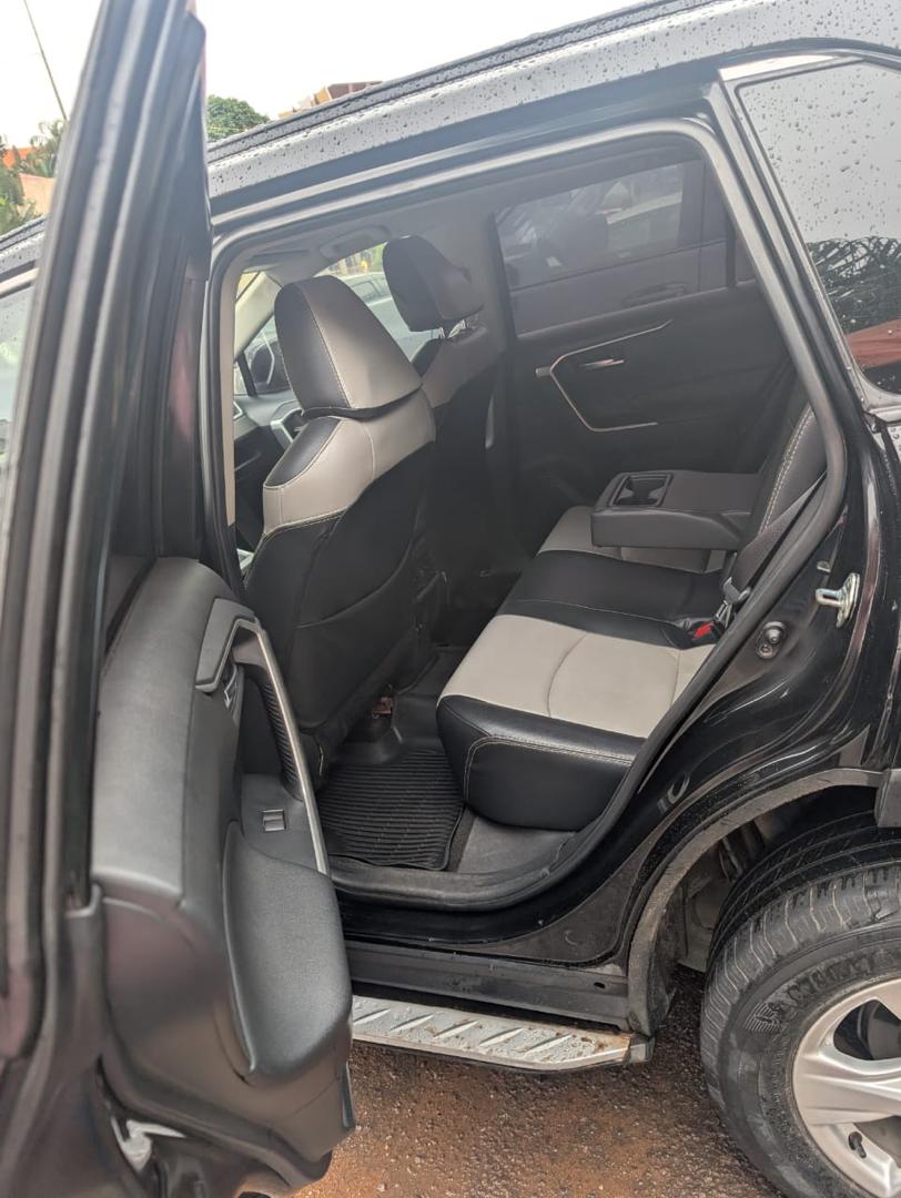 TOYOTA RAV4 - image 1