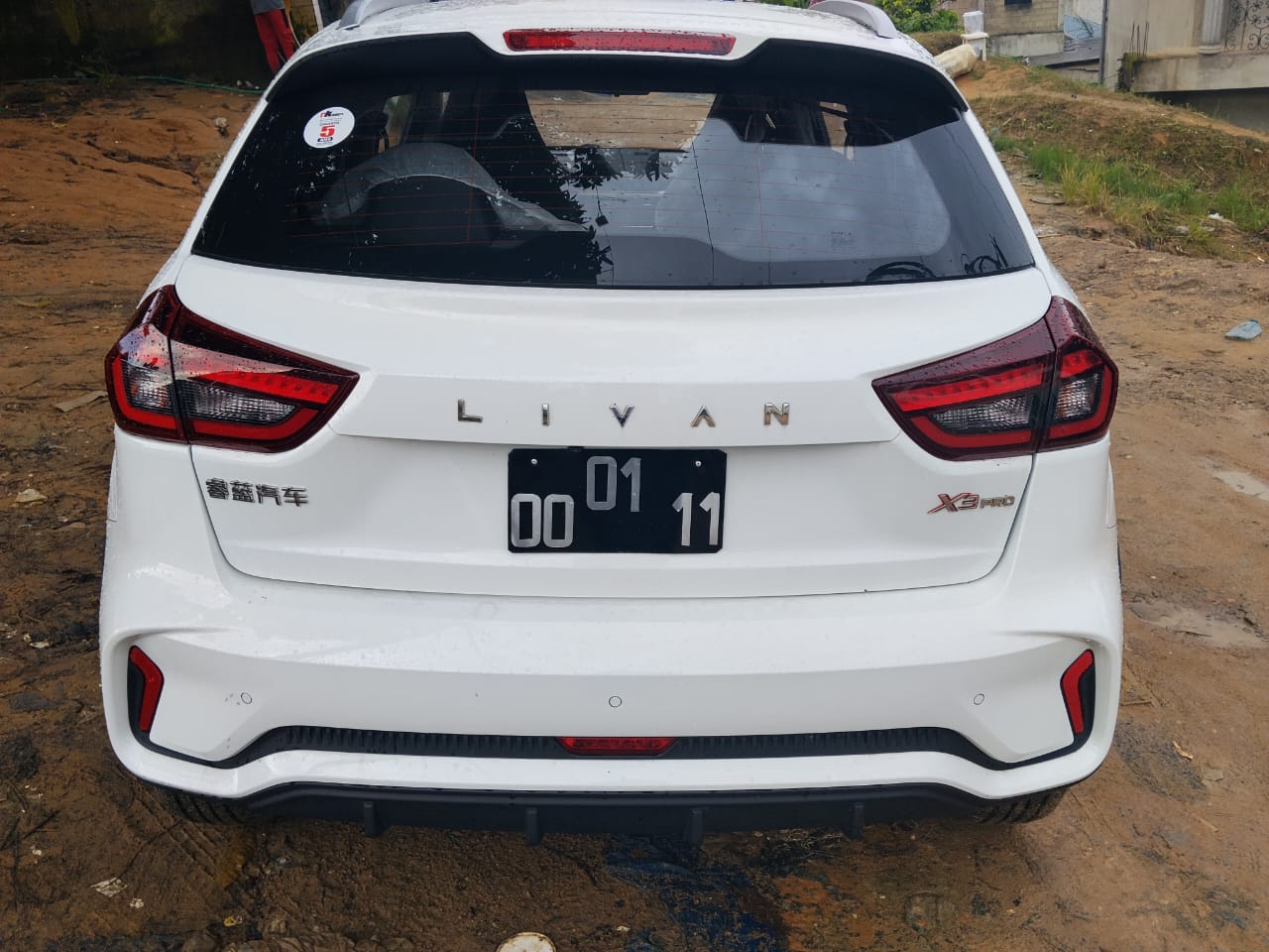 GEELY LIVAN - image 1