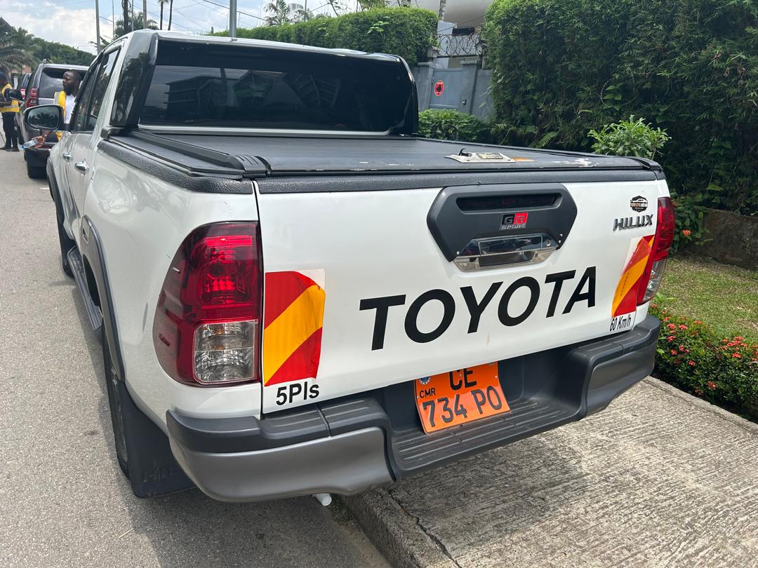 TOYOTA PICK-UP - image 4