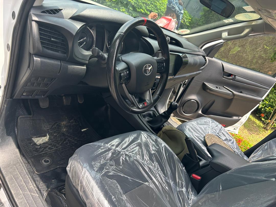 TOYOTA PICK-UP - image 2