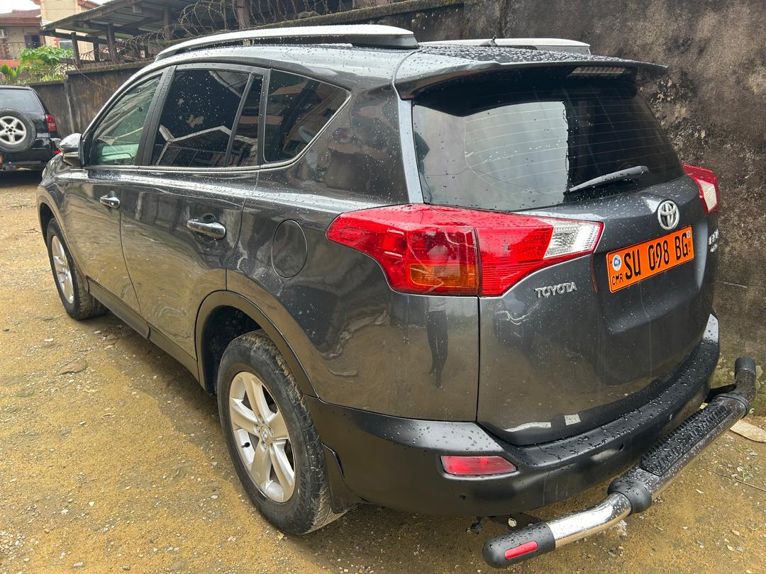 TOYOTA RAV4 - image 4