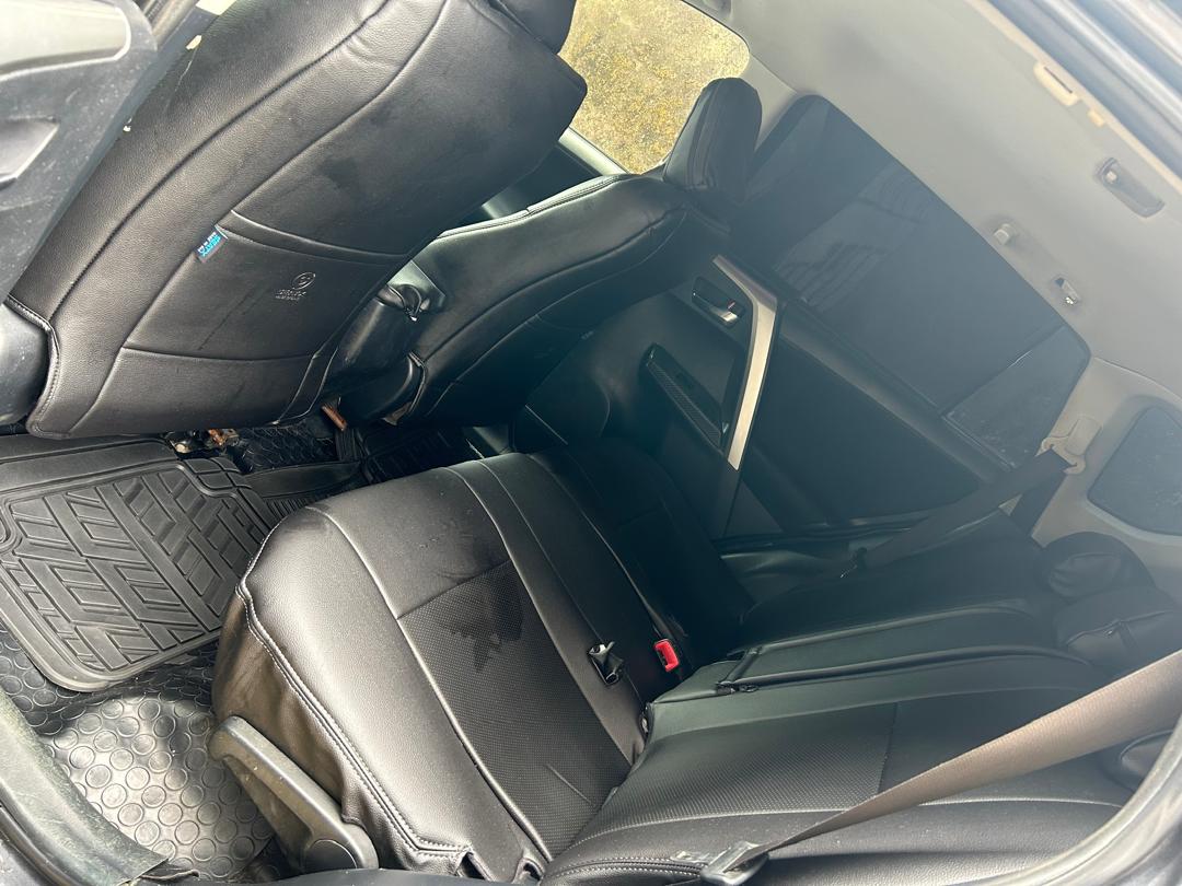 TOYOTA RAV4 - image 3