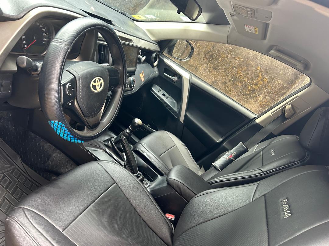 TOYOTA RAV4 - image 2