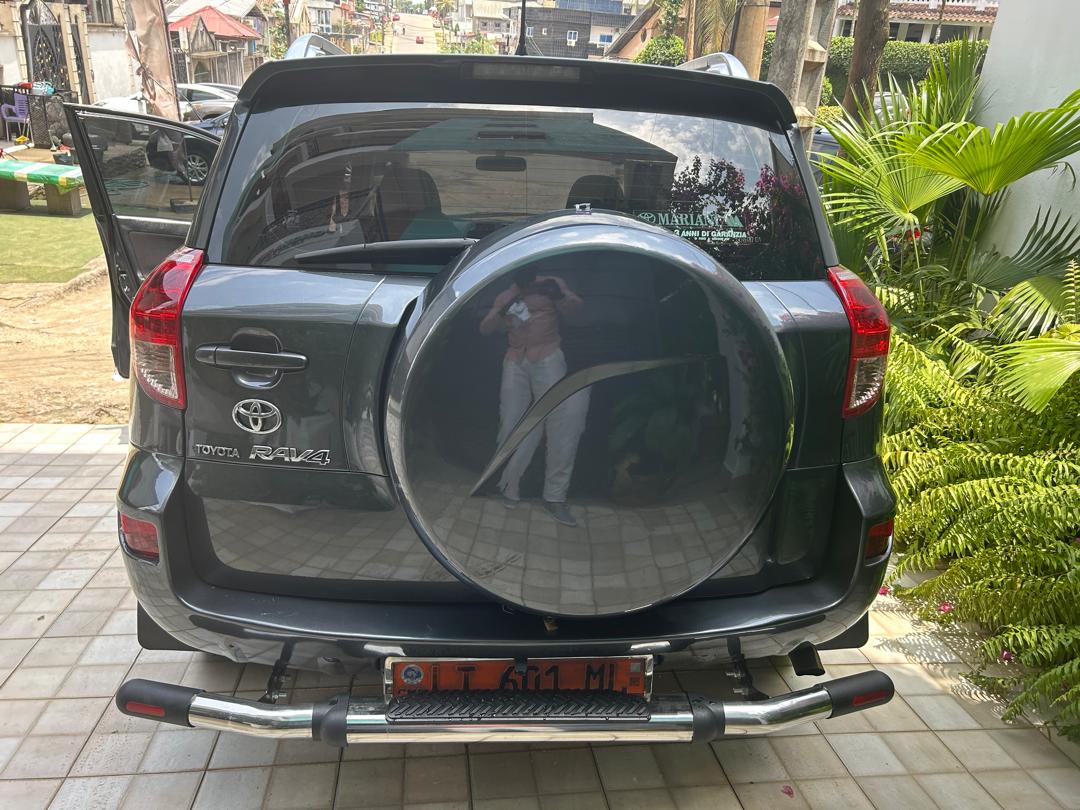 TOYOTA RAV4