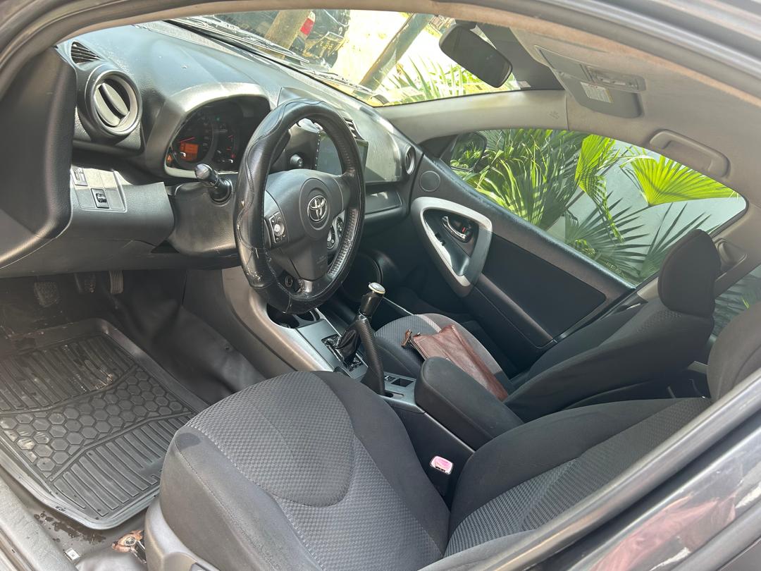 TOYOTA RAV4 - image 3