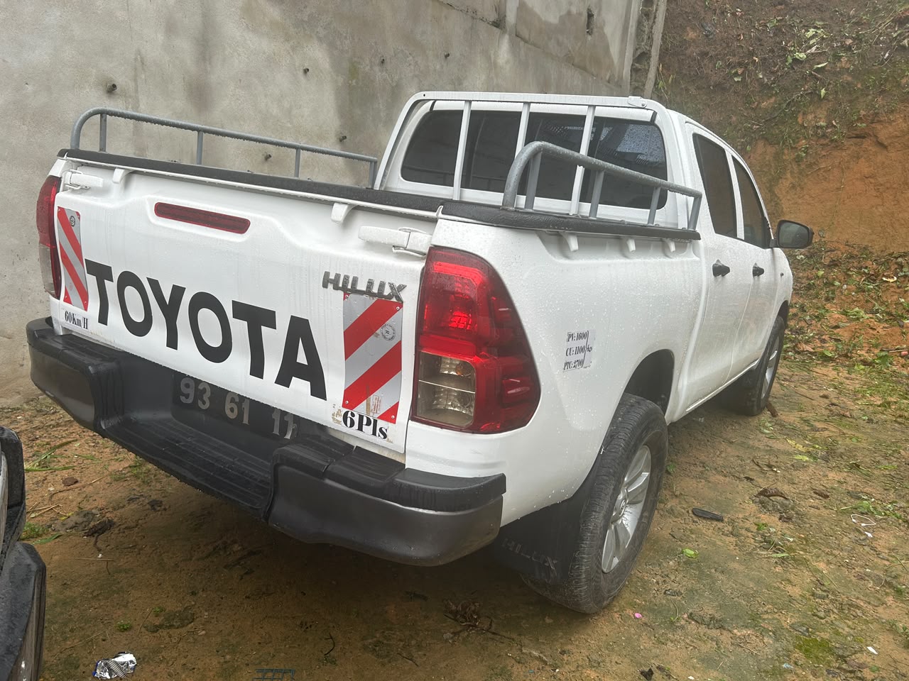 TOYOTA PICK-UP