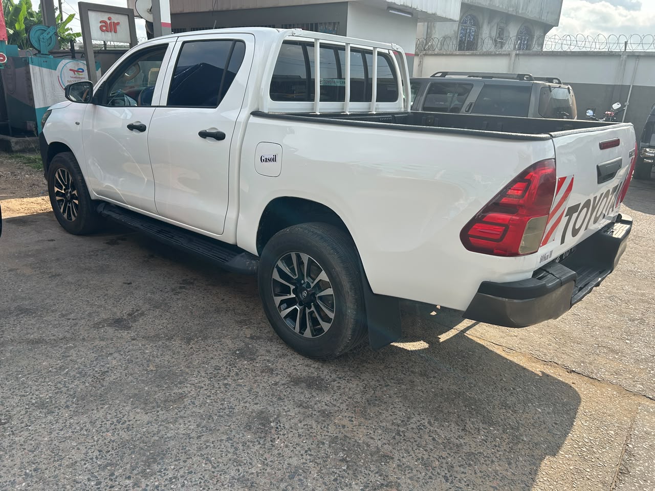 TOYOTA PICK-UP