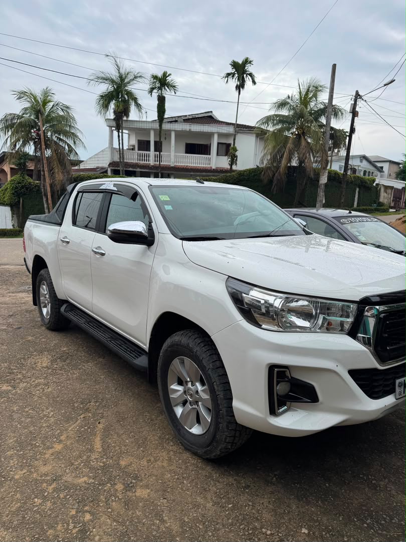 TOYOTA PICK-UP