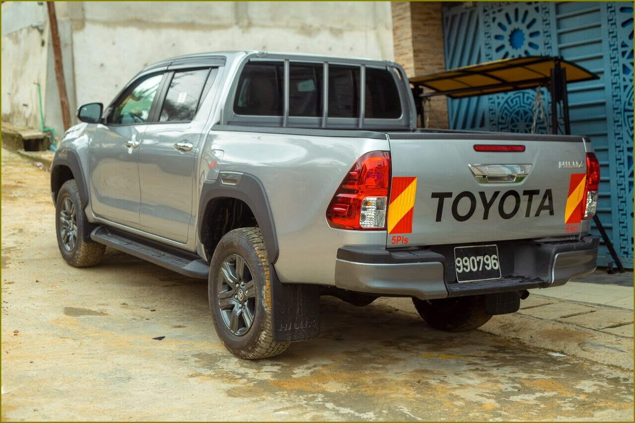 TOYOTA PICK-UP