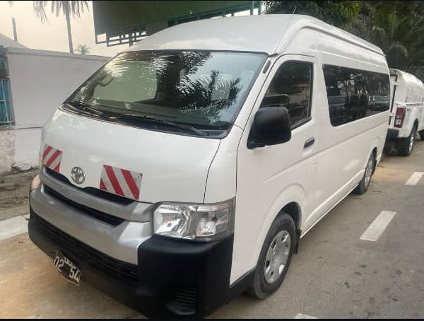 TOYOTA HIACE