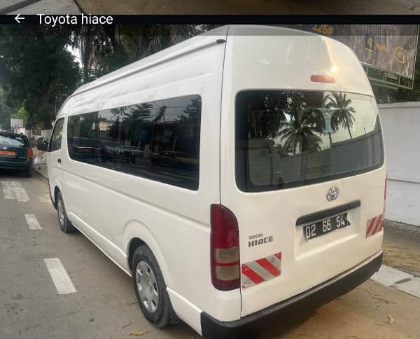TOYOTA HIACE