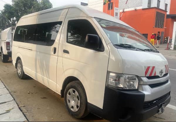TOYOTA HIACE