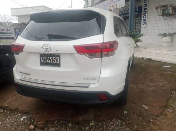 TOYOTA HIGHLANDER
