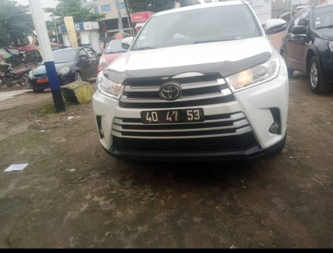 TOYOTA HIGHLANDER