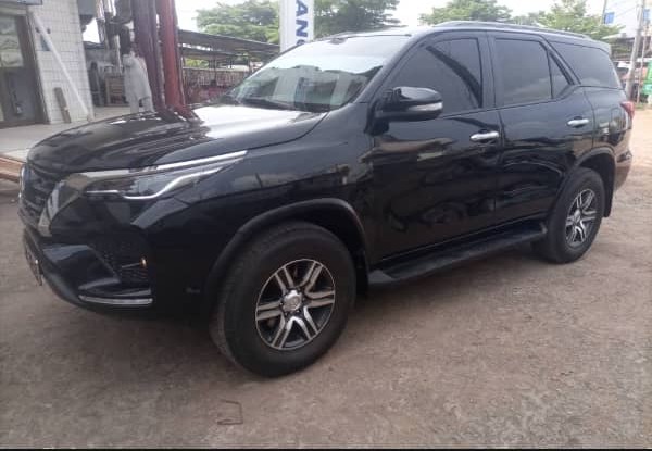 TOYOTA FORTUNER