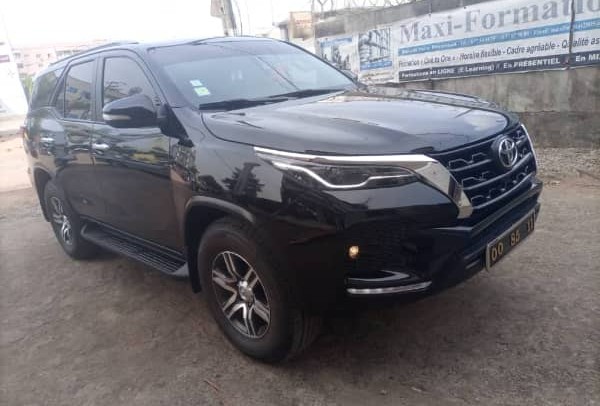 TOYOTA FORTUNER
