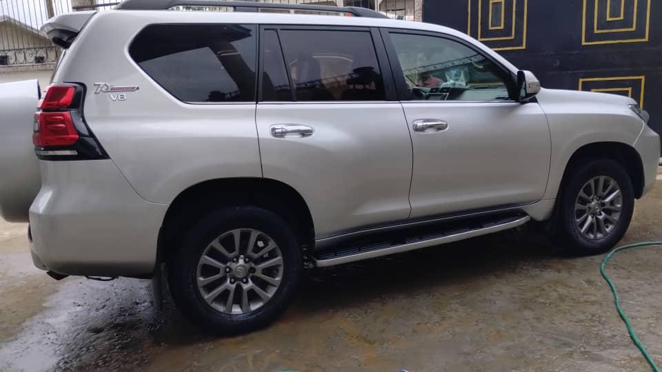 TOYOTA LAND CRUISER PRADO