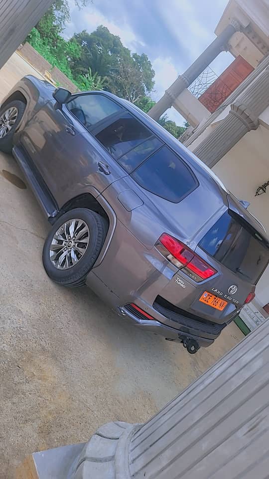 TOYOTA LANDCRUISER